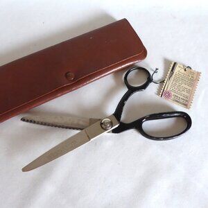 VINTAGE 9” WISS SEWING CRAFT PINKING SHEARS IN POUCH WITH TAG